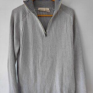 Women's woven top with Zip